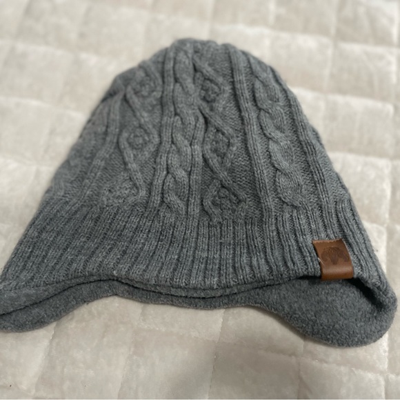 5/$15 Closet Sale! H & M Toddler Boys Grey Fleece Lined Hat with ear flaps - Picture 1 of 2